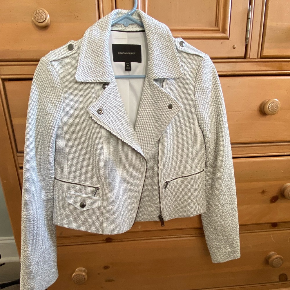 Gorgeous Banana Republic Motto Jacket.